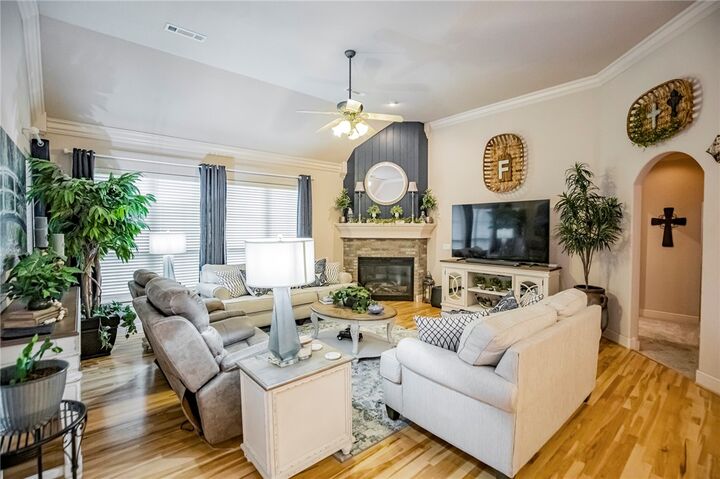 Property Photo:  6533 W Valley View Road  AR 72758 