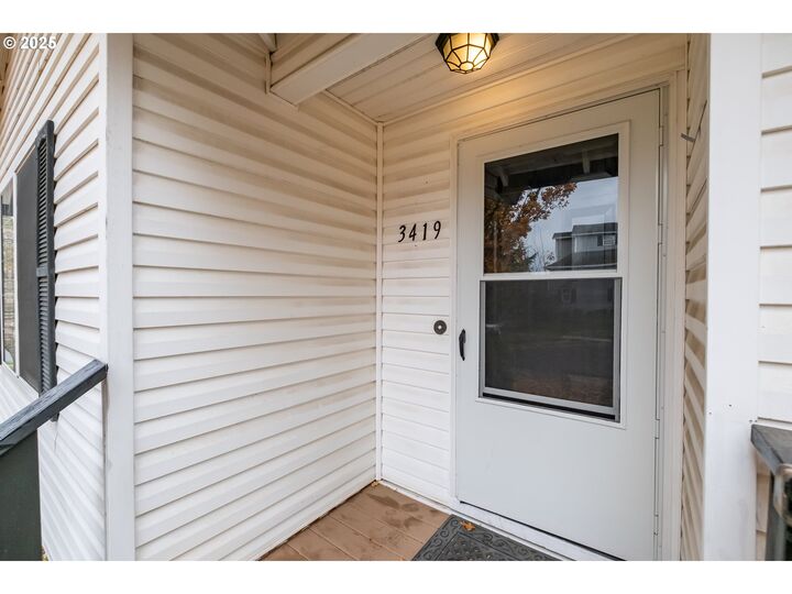 Property Photo: 3419 N Knoll Dr OR 97132
