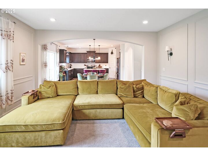 Property Photo: 804 River Ave OR 97327