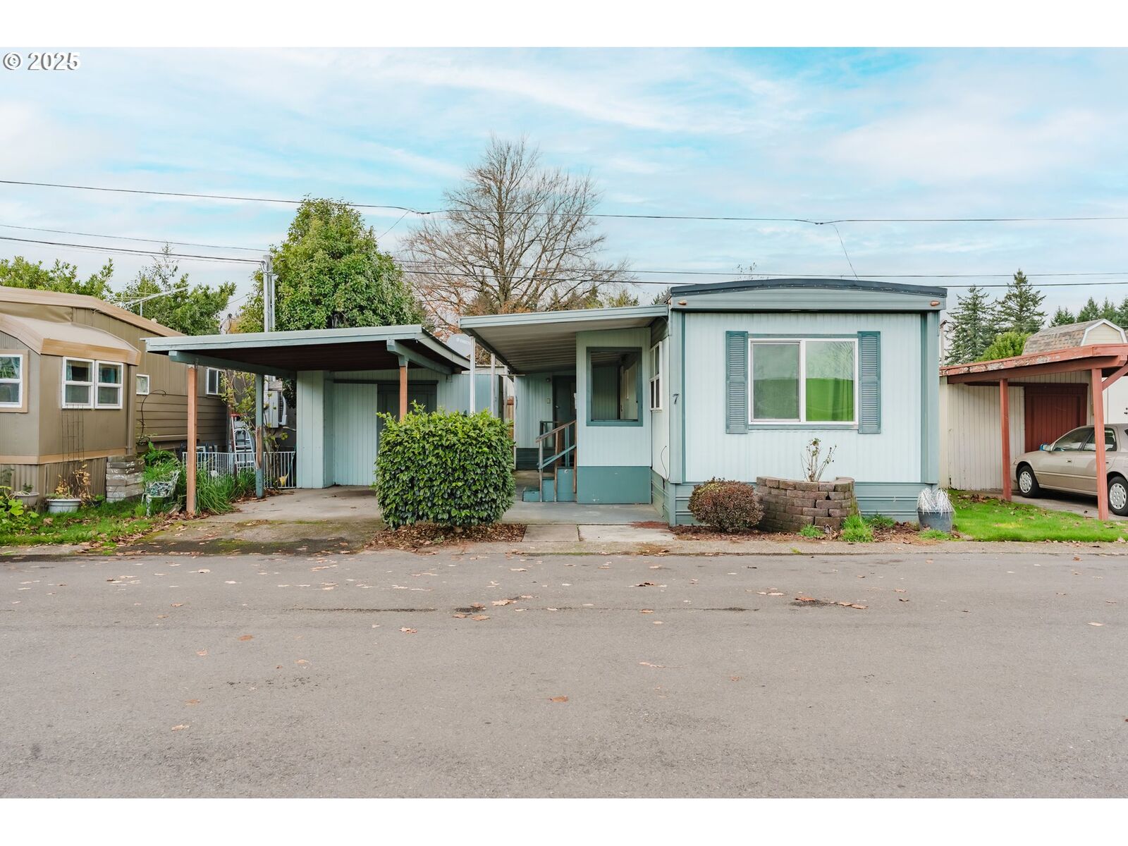 Property Photo: 4882 NE Lancaster Dr 7 OR 97305