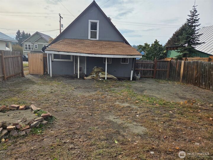 Property Photo: 8021 State Route 903 WA 98940