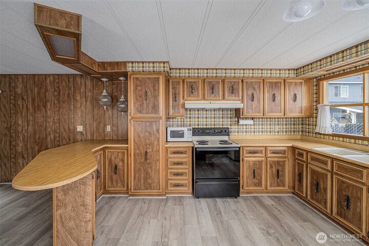 Property Photo:  1608 N Western 18  WA 98801 