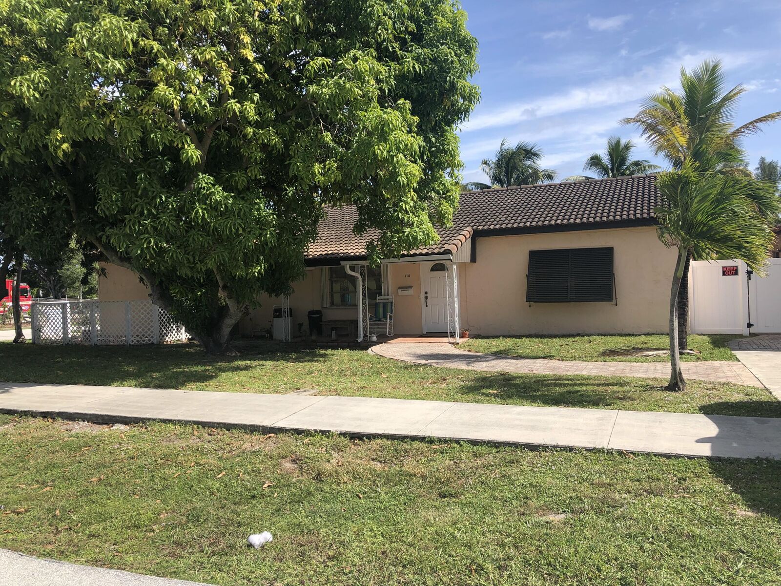 Property Photo: 118 NW 4th Street FL 33435