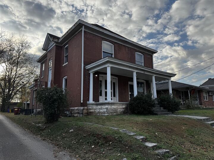 Property Photo:  117 E 11th Avenue  KY 42101 