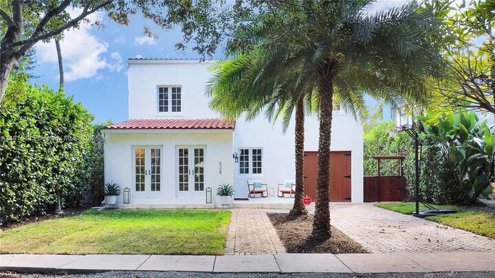 Property Photo:  528 Navarre Av  FL 33134 