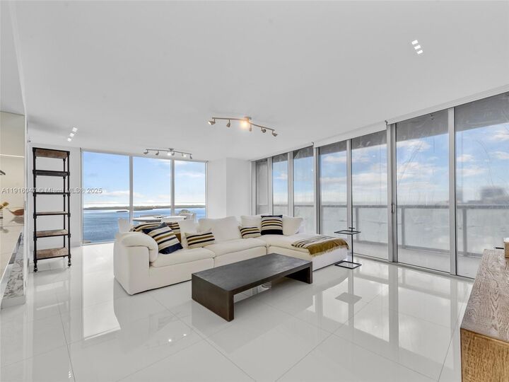 Property Photo: 495 Brickell Ave 3801 FL 33131