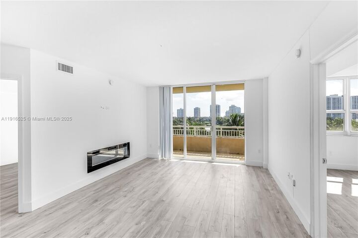 Property Photo: 19501 W Country Club Dr 515 FL 33180