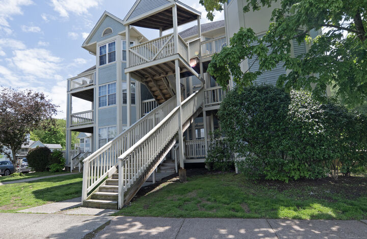 Property Photo:  75 Redwood Drive 609  CT 06513 