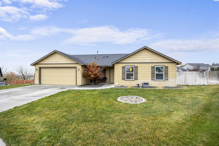 Property Photo:  4804 Bragueta Ct  WA 99301 