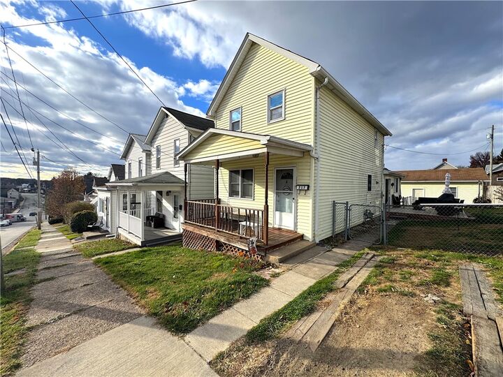 717 N 1st St  Jeannette PA 15644 photo