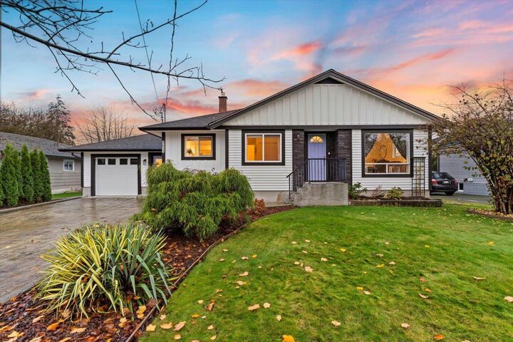 Photo de la propriété:  9659 Windsor Street  BC V2P 6C3 