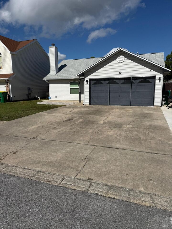 Property Photo:  38 Ruby Circle  FL 32569 