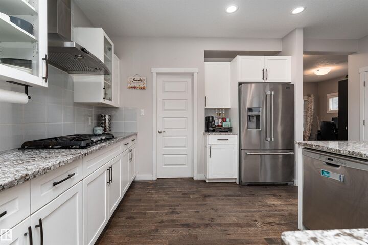 Property Photo: 9715 205 Street NW AB T5T 4V1