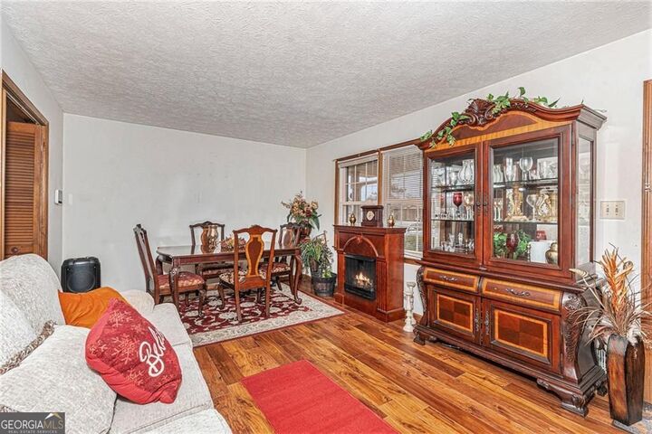 Property Photo: 1913 Amberwood Court GA 30223