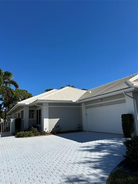 Property Photo: 2371 SW Brookwood Ln FL 34990