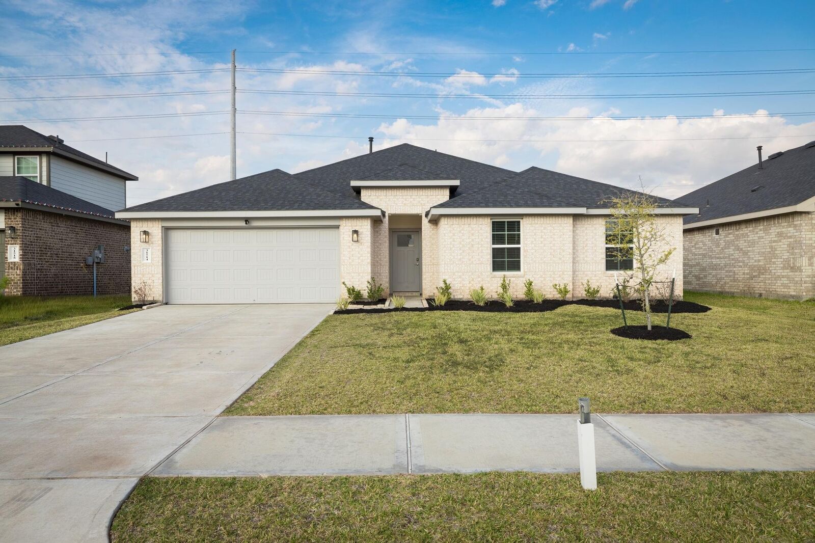 Property Photo: 31514 Avebury Lake Lane TX 77441