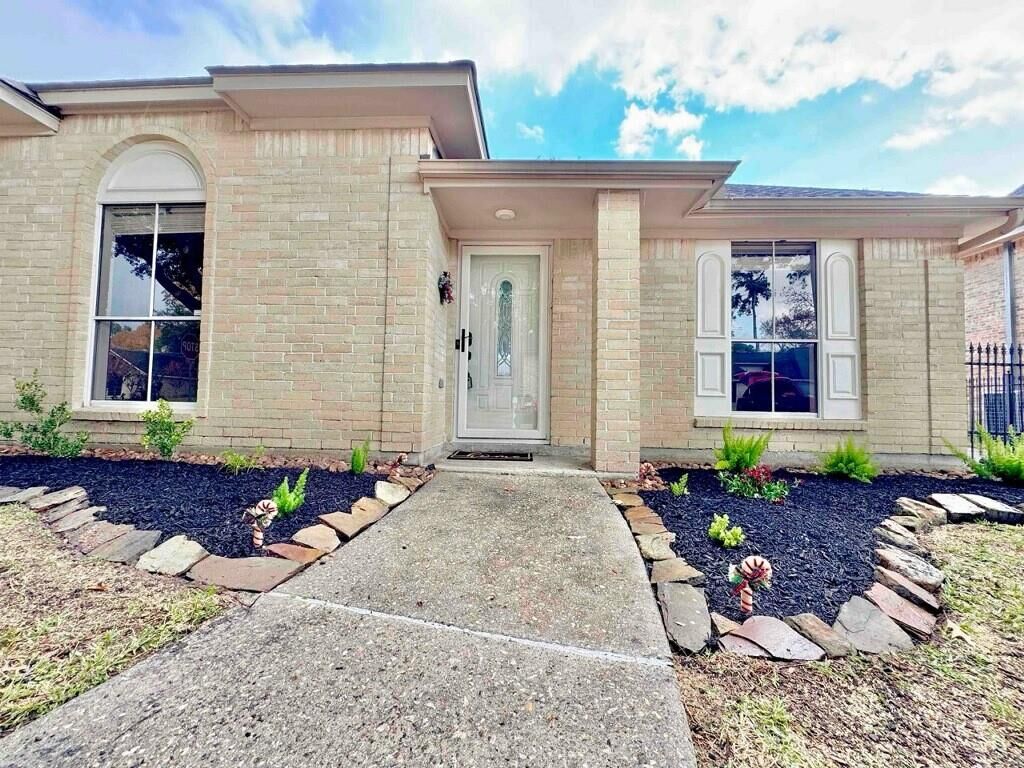 Property Photo:  2338 Brookdale Drive  TX 77339 