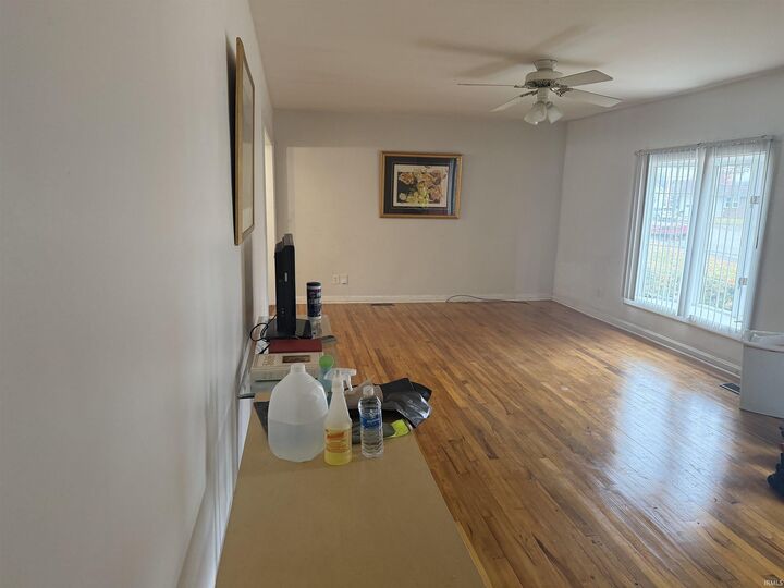 Property Photo:  421 S Dexter Avenue  IN 47714 