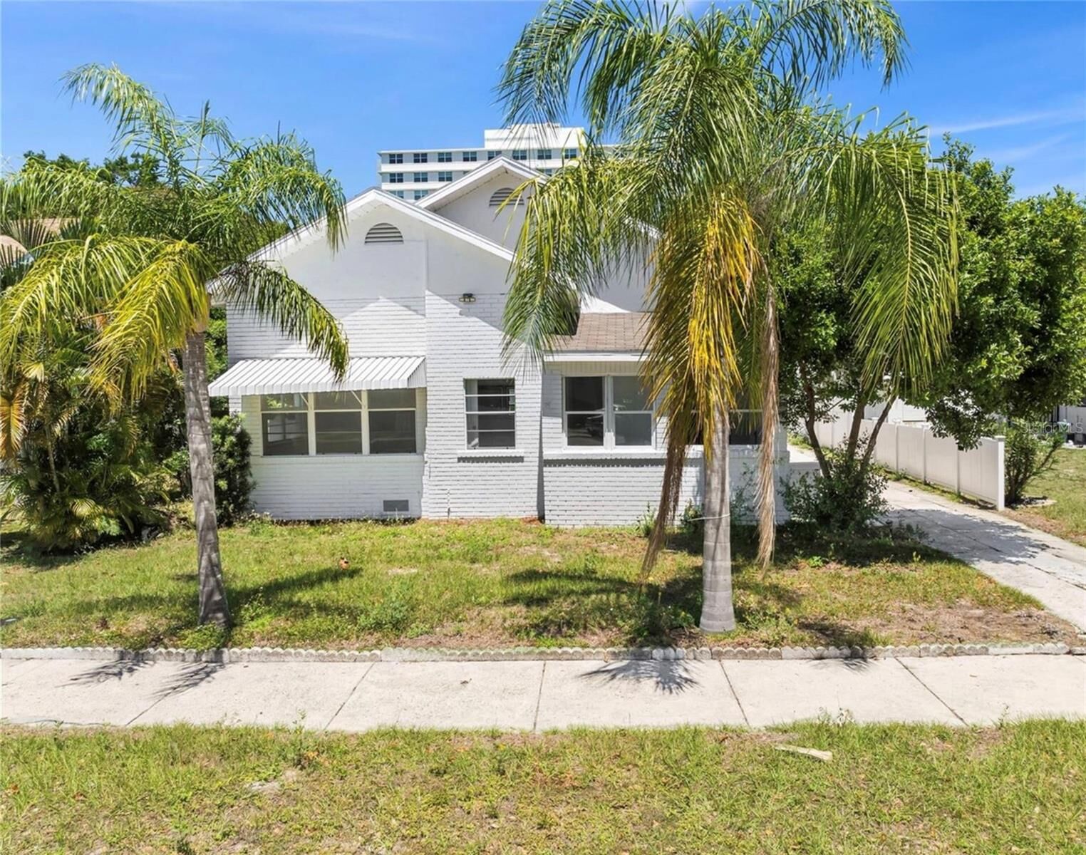 Property Photo: 751 Avenue B SW FL 33880