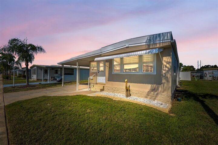 Property Photo:  46 Drury Lane  FL 34689 