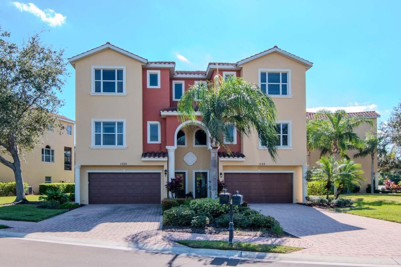 Property Photo:  1520 3rd Street Circle E  FL 34221 