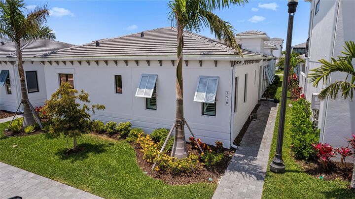 Property Photo:  5910 Red Mangrove Lane  FL 34210 