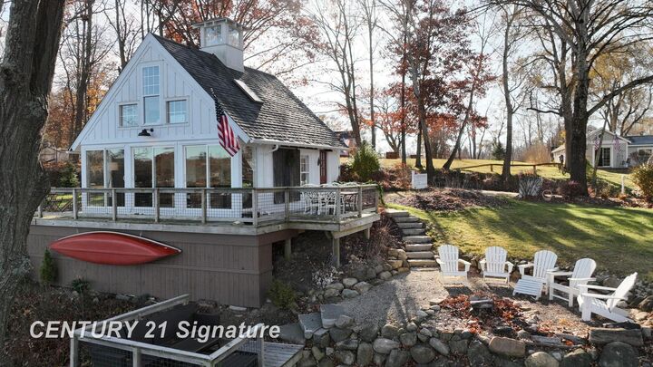 Property Photo:  6077 S Shore Drive  MI 48442 