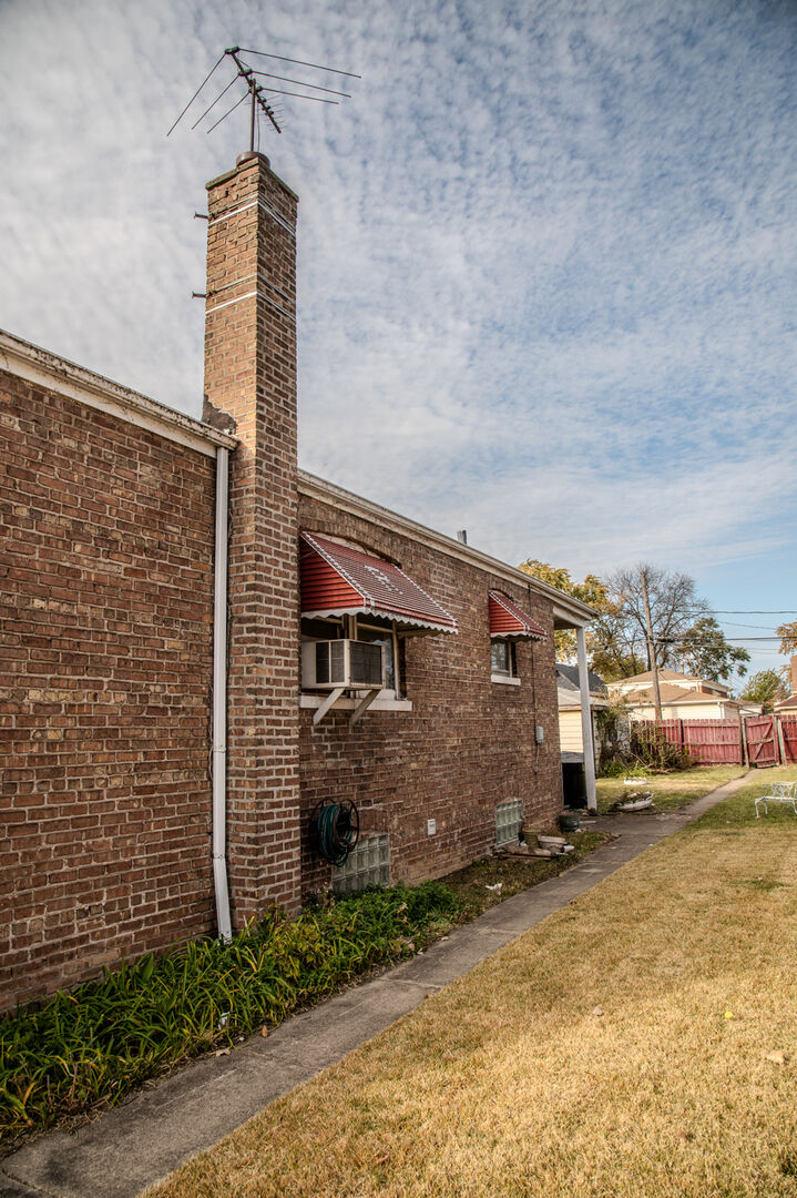 Property Photo:  334 W 101st Place  IL 60628 