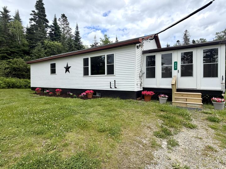 Property Photo:  330 Point Street  ME 04606 