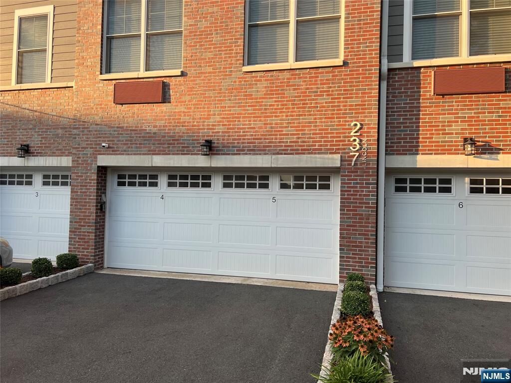 Property Photo:  237 Lincoln Avenue 201  NJ 07010 