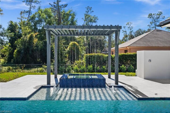 Property Photo:  2272 Oakes Blvd  FL 34119 