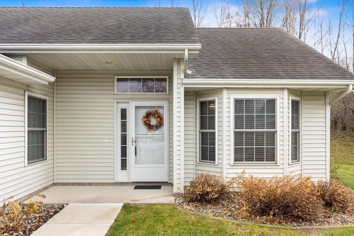 Property Photo:  546 Bonita Circle  MN 55328 