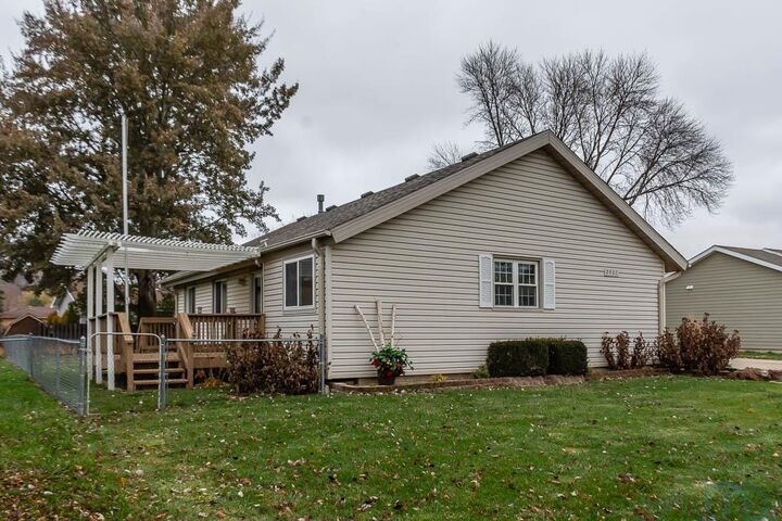 Property Photo: 2407 Carlisle Rd IA 51054