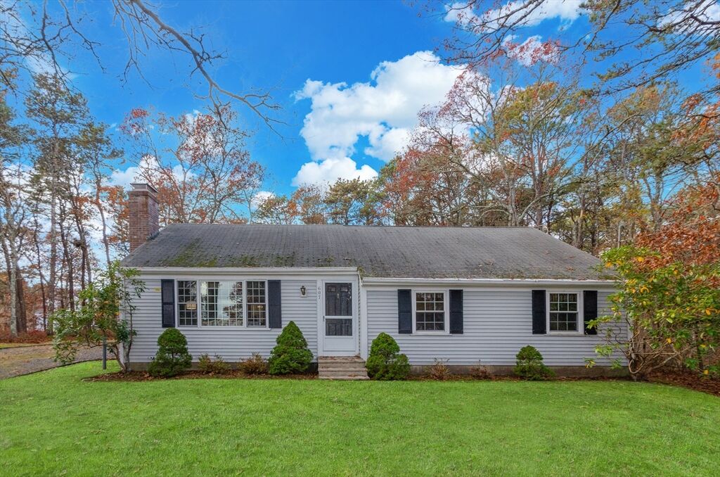 Property Photo:  607 W Yarmouth Rd  MA 02673 
