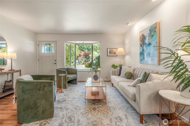 Property Photo: 11627 NE 75th Street WA 98033