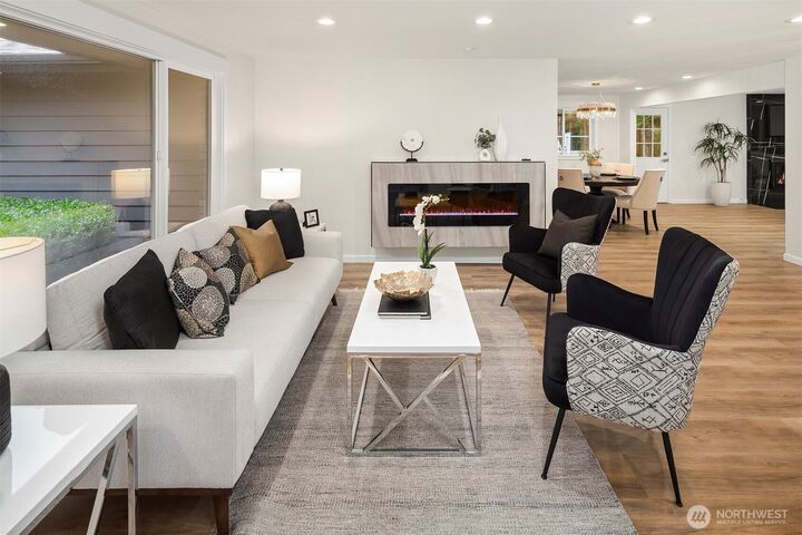 Property Photo: 6602 129th Place SE WA 98006