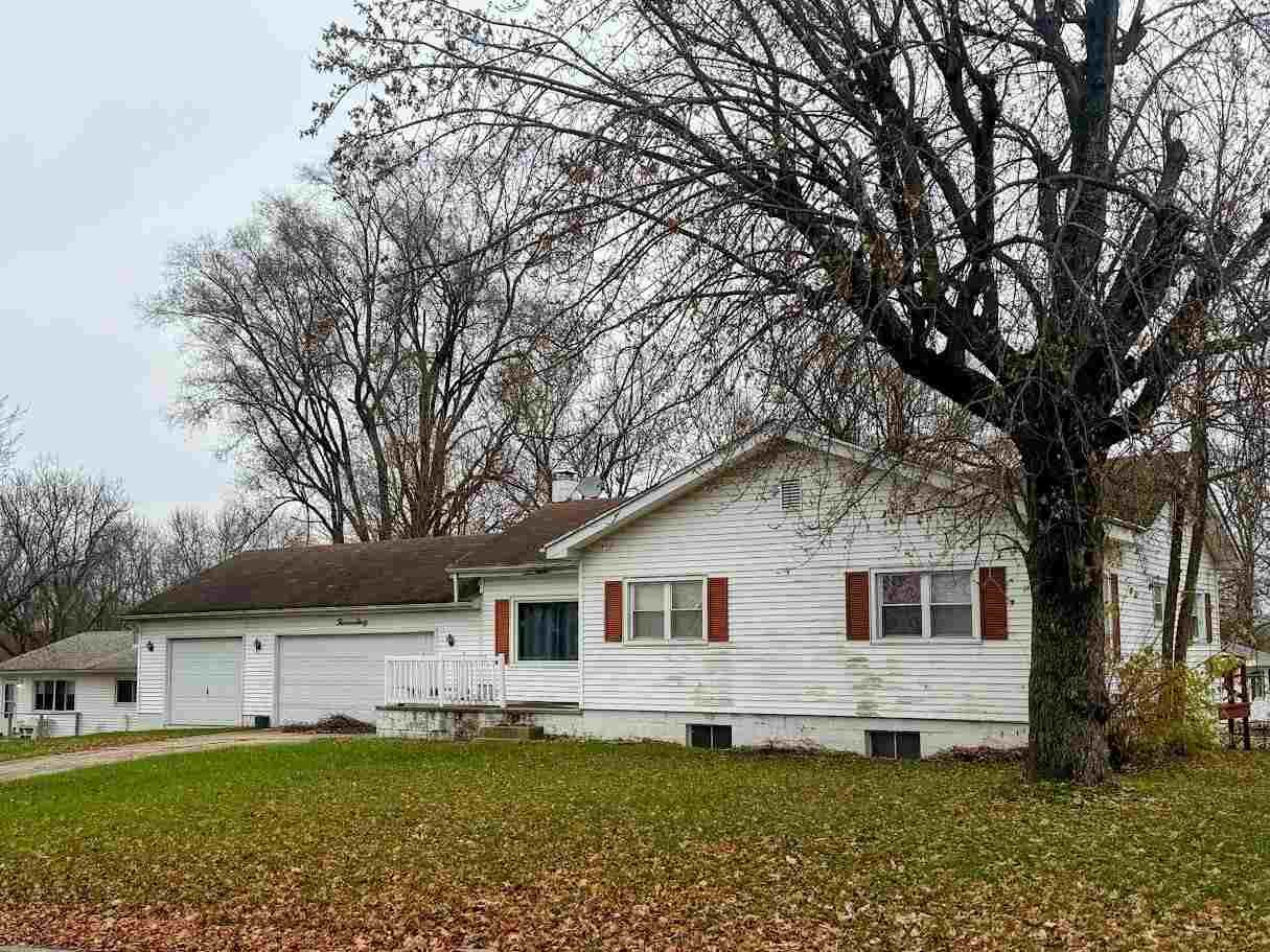 Property Photo:  1360 South T Place  IN 47374 