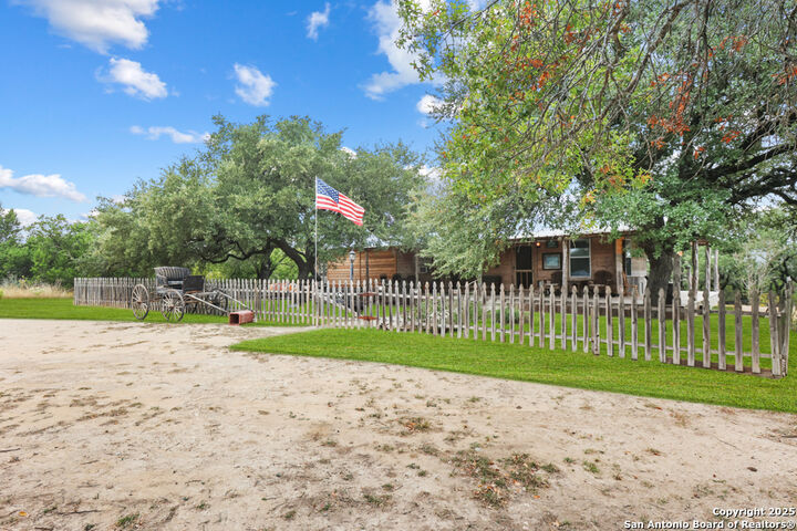 Property Photo: 596 Oakridge Ln TX 78063