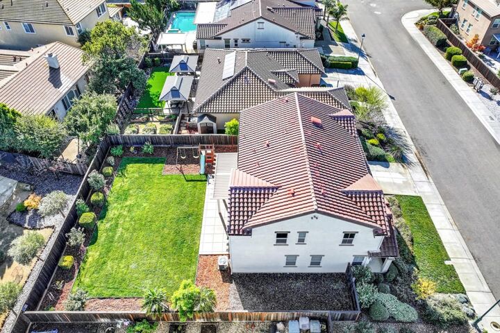 Property Photo: 307 Maverick Drive CA 95687