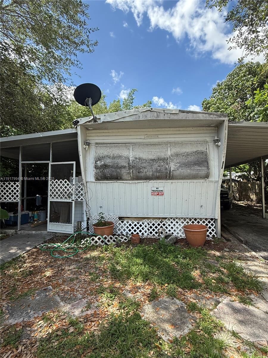 Property Photo:  5964 Tiffany Pl  FL 33417 