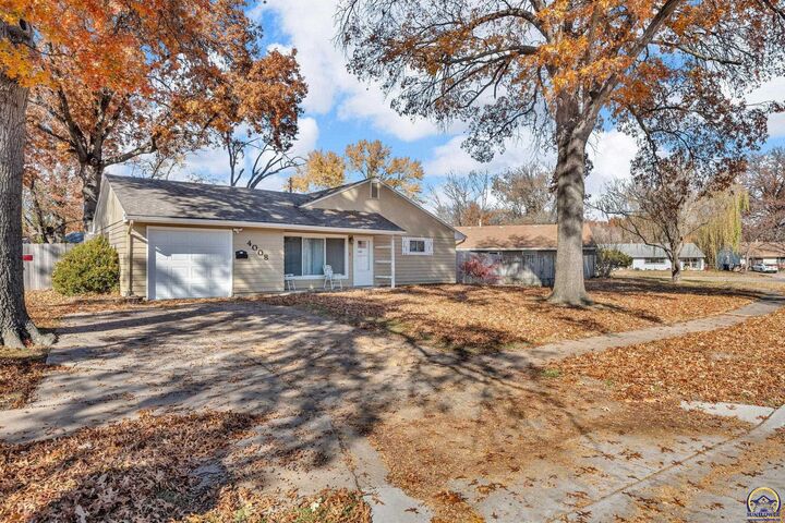 Property Photo:  4008 SW 28th Ter  KS 66614 