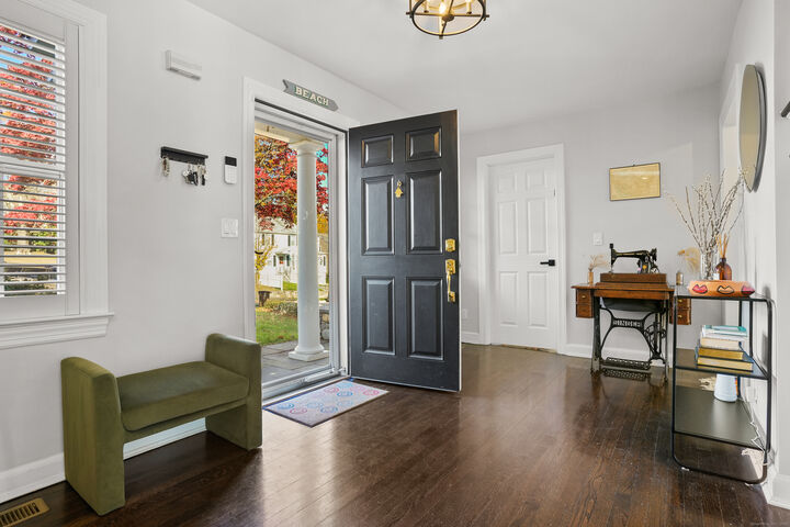 Property Photo:  100 Hirsch Road  CT 06905 