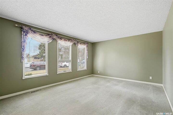 Property Photo: 24 Oliver Crescent SK S7H 3C8