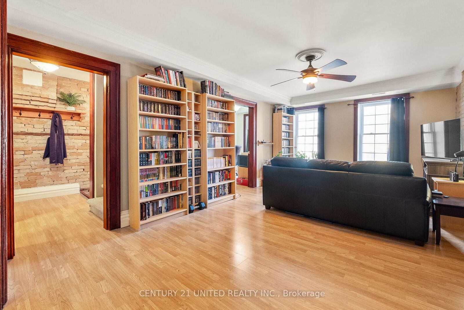 Property Photo:  79 King Street W 401  ON K9A 2M4 