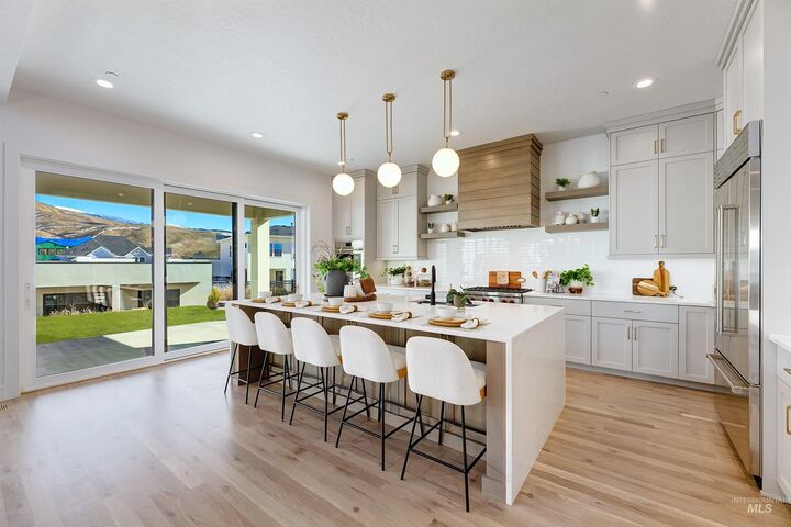 Property Photo: 2536 S Linnet Place ID 83716