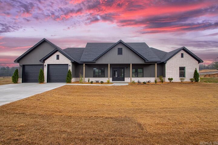 Property Photo: 1033 Duke Drive AR 72011