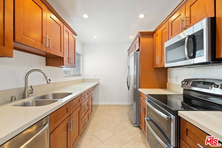 4732 Park Granada  Calabasas CA 91302 photo