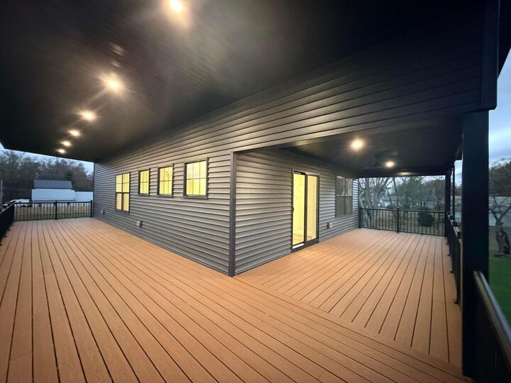 Property Photo:  557 Lexington Avenue  OH 43076 