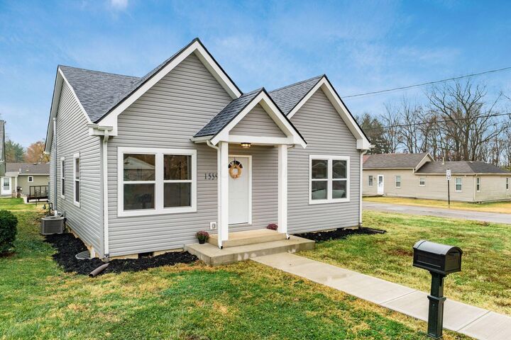 Property Photo:  1559 Obetz Avenue  OH 43207 