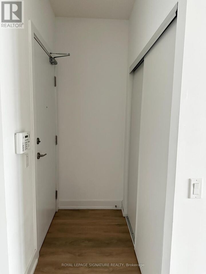 Property Photo:  128 Fairview Mall Drive South 1212  ON M2J 0E8 